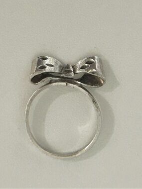 Vintage Sterling Silver Etched Bow Ring - Size 4.5